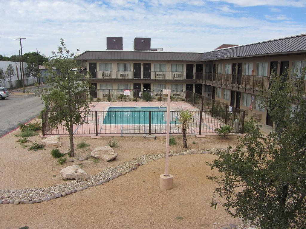 Howard Johnson By Wyndham Odessa Tx Buitenkant foto