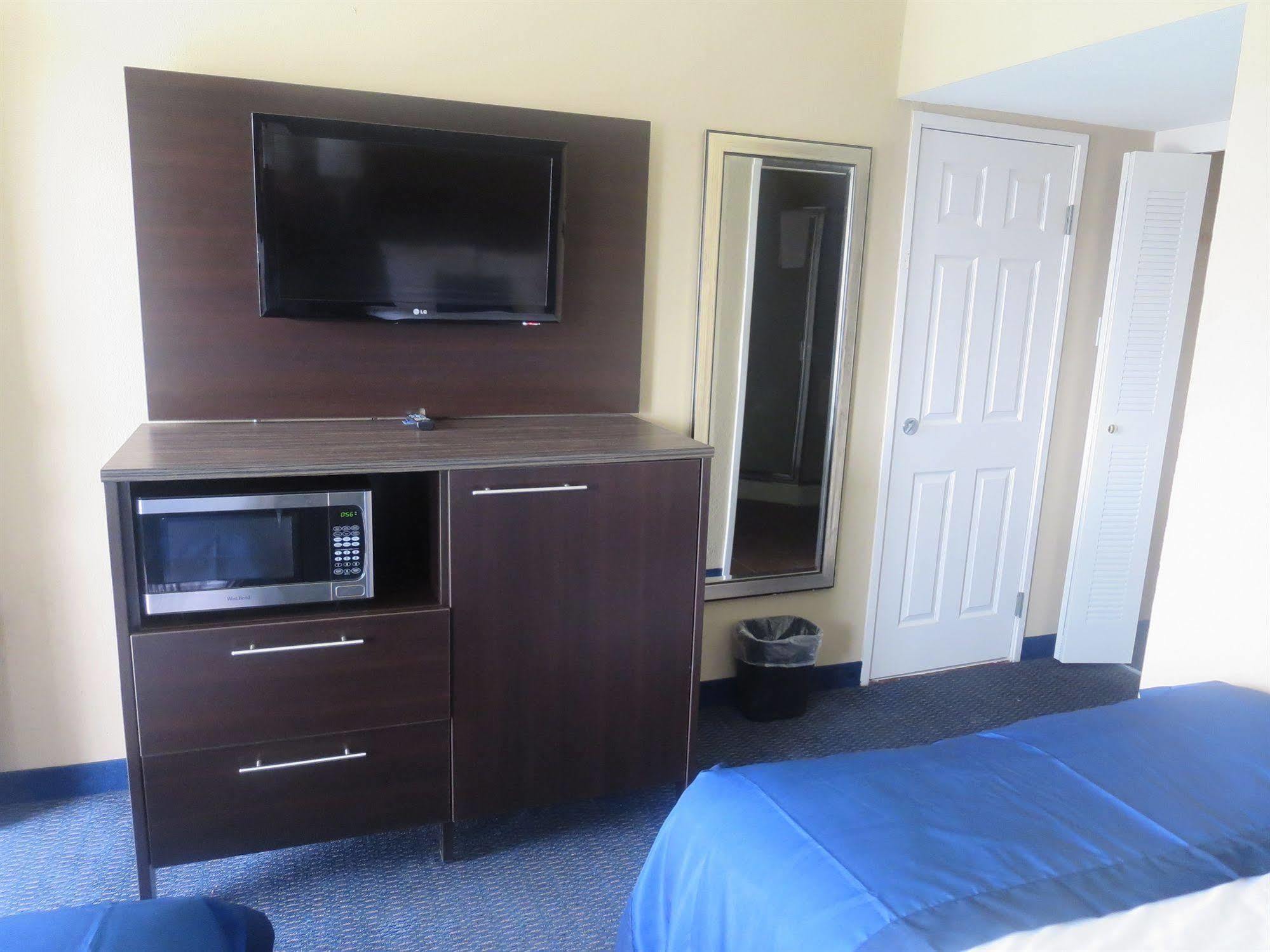 Howard Johnson By Wyndham Odessa Tx Buitenkant foto