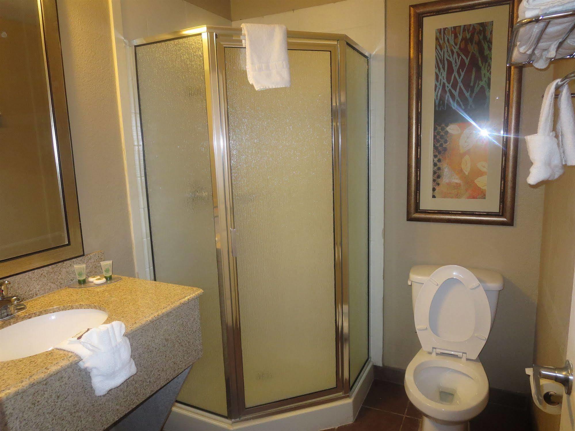 Howard Johnson By Wyndham Odessa Tx Buitenkant foto