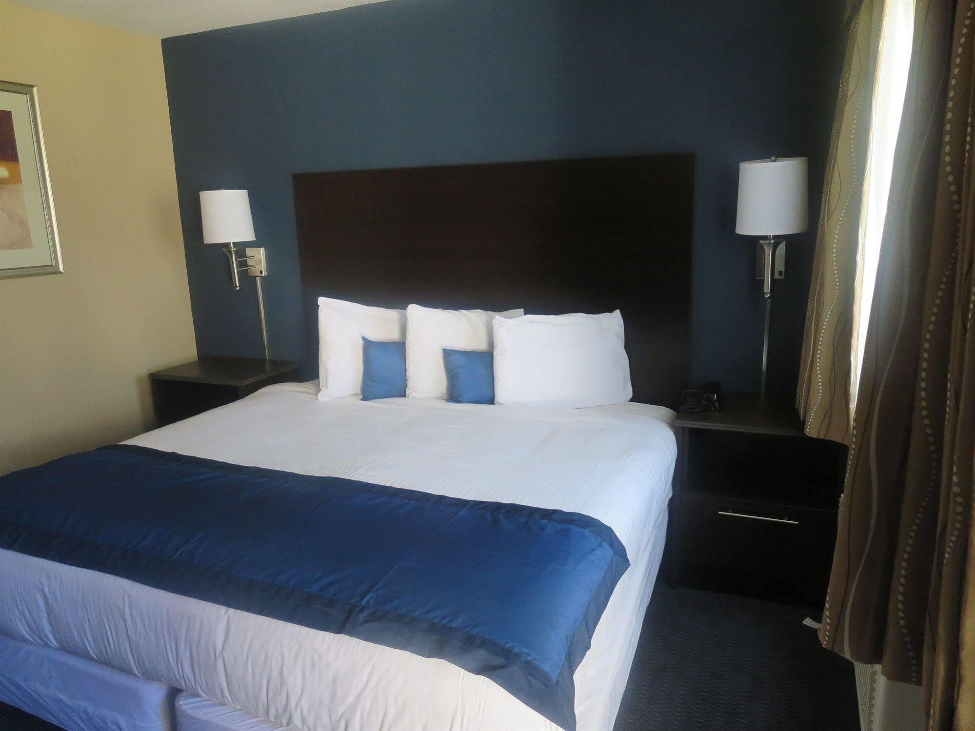 Howard Johnson By Wyndham Odessa Tx Buitenkant foto