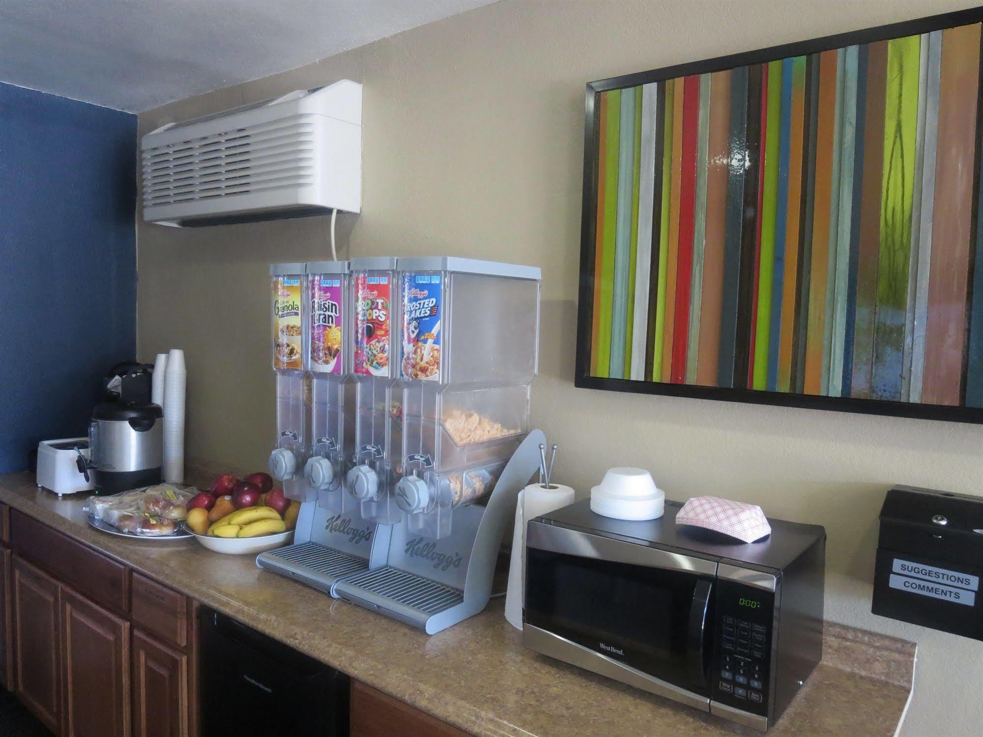Howard Johnson By Wyndham Odessa Tx Buitenkant foto