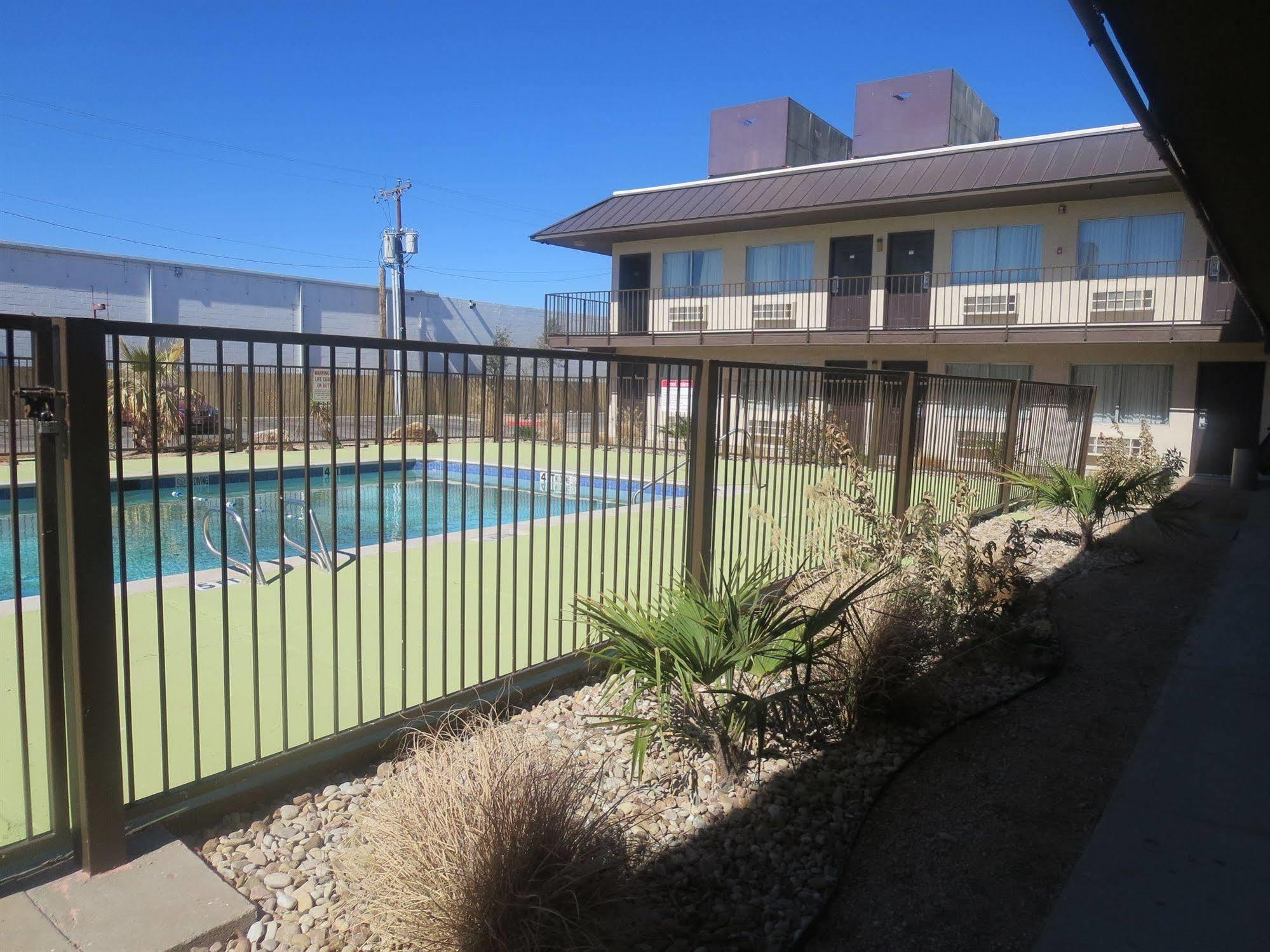 Howard Johnson By Wyndham Odessa Tx Buitenkant foto